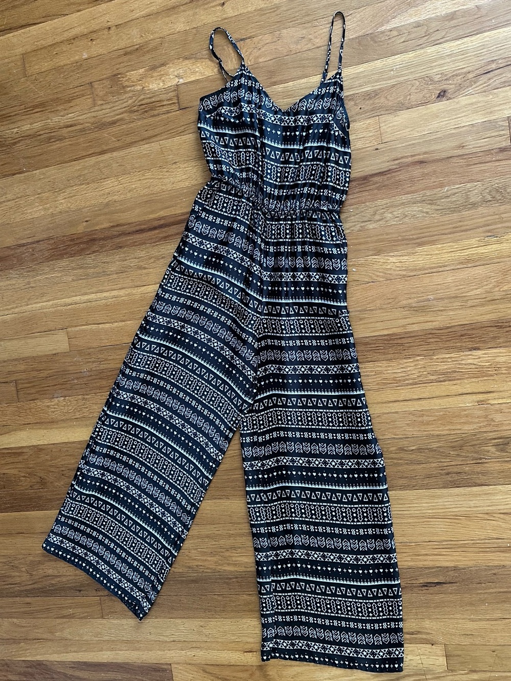 H&M Black and White Striped Geo Print Wide-Leg Jumpsuit size 6